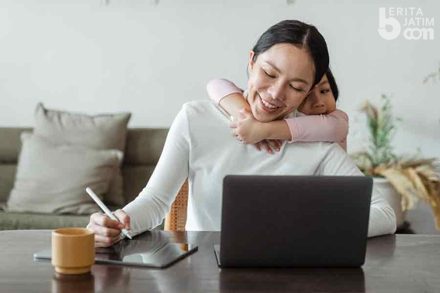 Tips Menjaga Kesehatan Saat Work From Home
