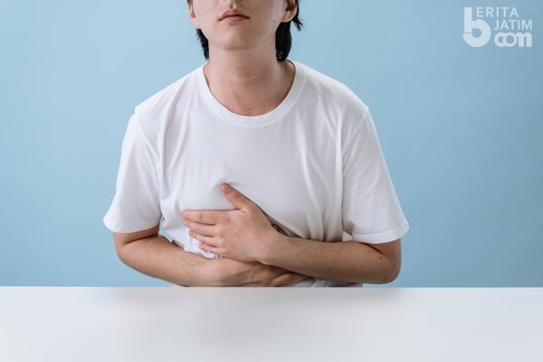 Ilustrasi sakit perut. Foto oleh cottonbro dari Pexels