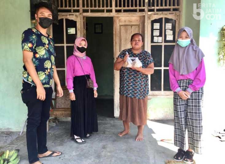 Pemuda Magetan Ini Bagi Gulai Sapi Gratis untuk Warga