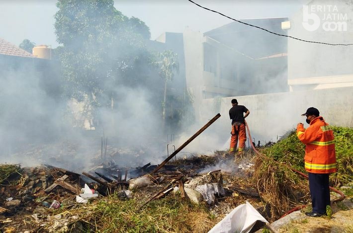 Kebakaran di Perum Bunder Asri Gresik, Akibat Puntung Rokok