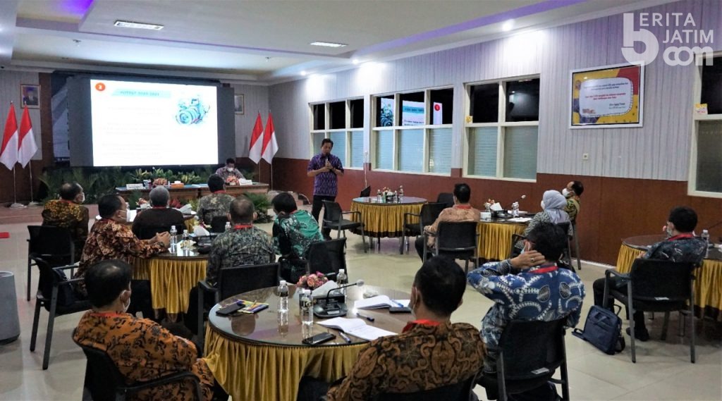 Ketua PWI Jatim Ingatkan Pentingnya Media Massa dan Bahaya Media Sosial