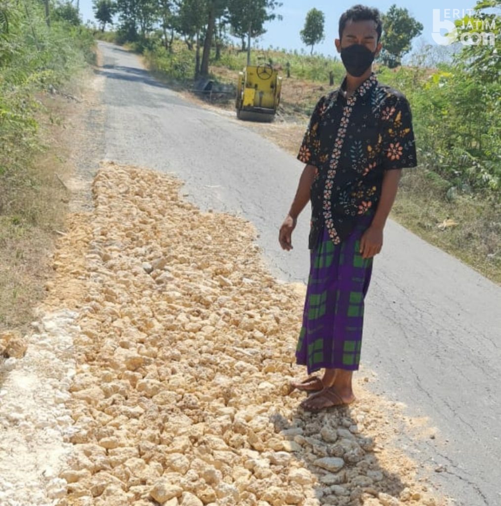 Viral Video Anggota DPRD Tuban Temukan Proyek Perbaikan Jalan Tak Layak