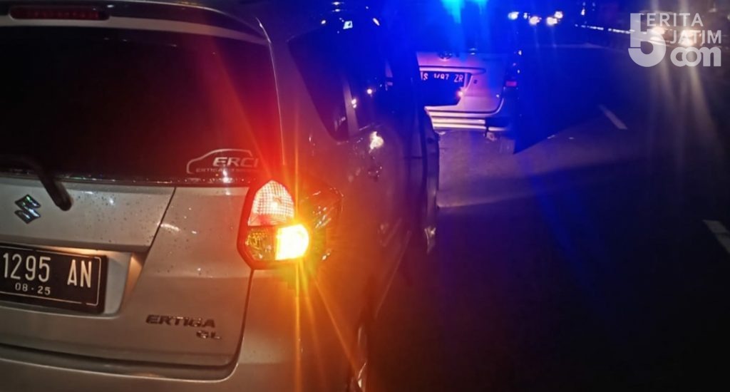 Pemotor di Tuban Tewas Usai Tabrak Pintu Mobil yang Dibuka Mendadak
