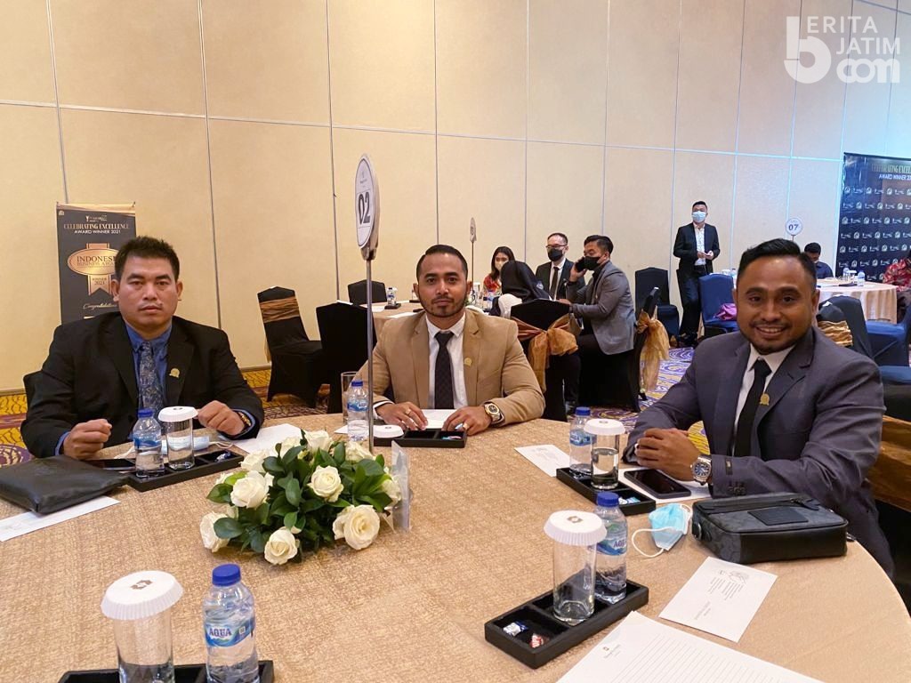 Kantor Advokad Muda Ini Terima Platinum Lawyer Indonesia Award 2021