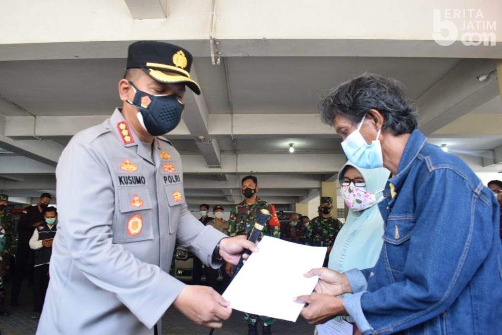 Dinyatakan Sudah Sehat, Warga Isoter di Delta Mayang Sidoarjo Dipulangkan