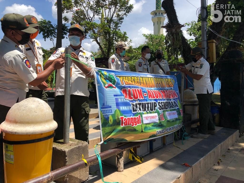 Segel PPKM Alun-Alun Magetan Dirusak, Warga Kocar Kacir saat Satpol PP Datang