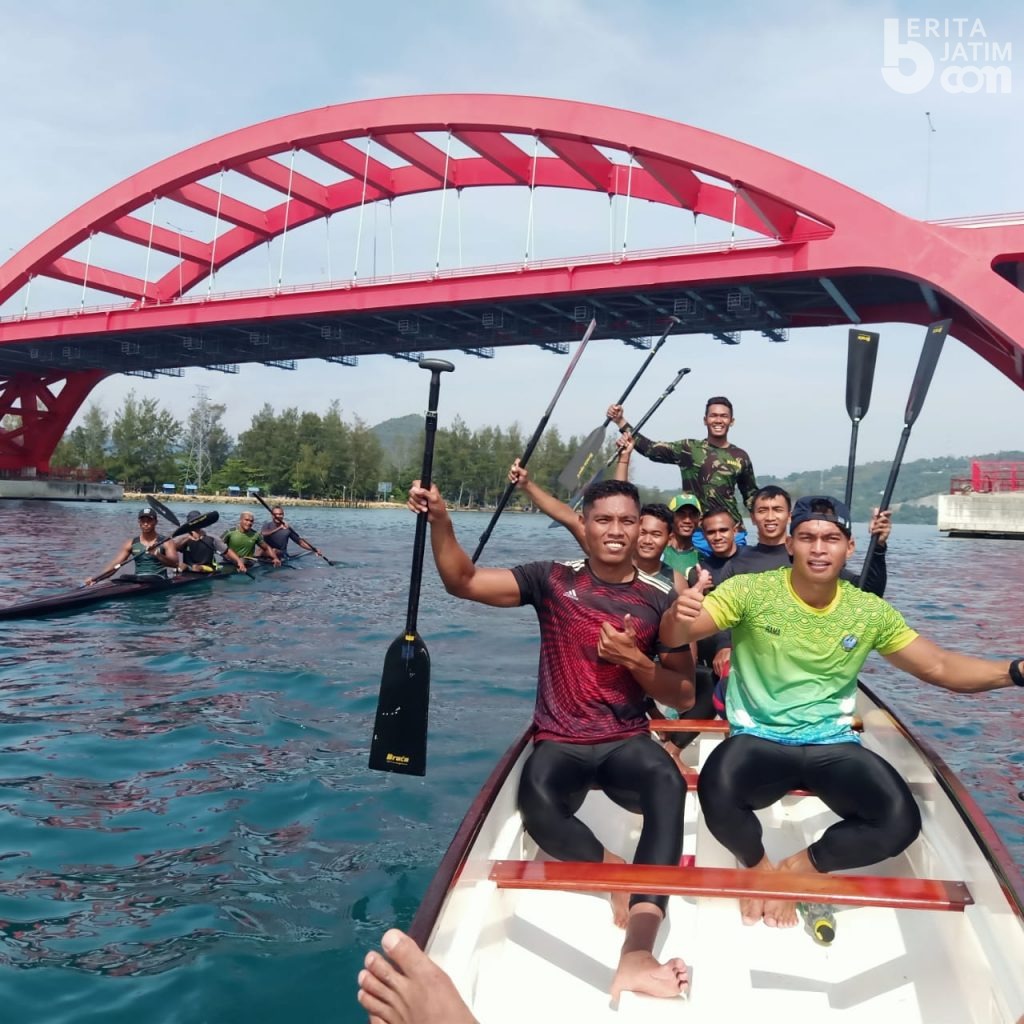 Sepekan Jelang PON XX, Tim Dayung Jatim Mulai Jajal Venue di Teluk Youfeta