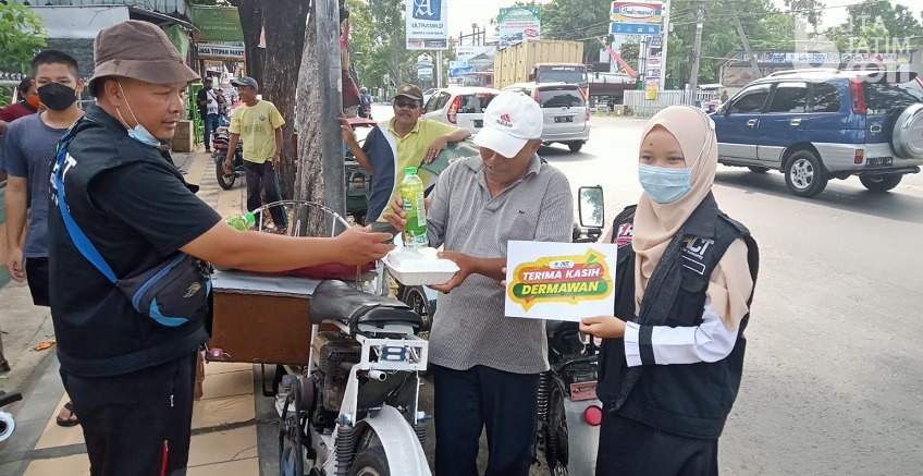 Lewat Operasi Perut Lapar, ACT Jombang Bagikan Makanan Lezat