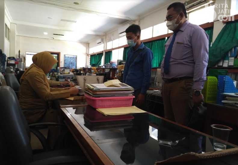 Azis Gugat SK Bupati Sampang Soal Pilkades