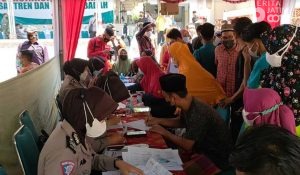 550 Santri Ponpes An Najah Karduluk Sumenep Ikuti Vaksinasi Merdeka