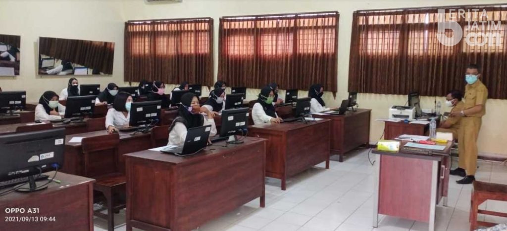 Dirjen GTK Kunjungi SMKN 1 Surabaya: Indonesia Butuh 1 Juta Formasi Guru