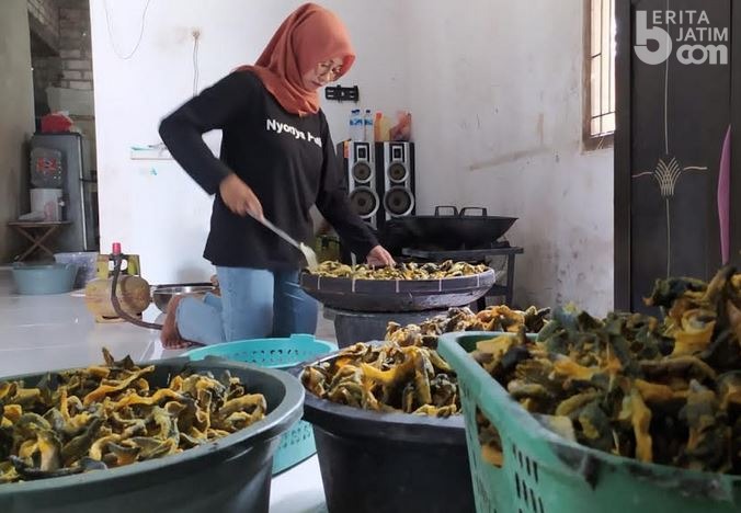 Kaesang dan Wapres RI pun Tertarik Keripik Nyonya Patin Lamongan