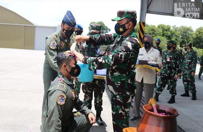 Letda Pnb Ravi Rahmat Disiram Air Kembang