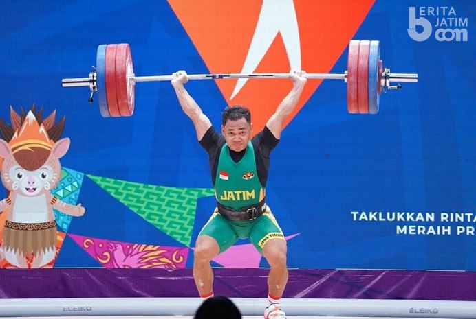 Lifter Eko Yuli Raih Emas di PON Papua