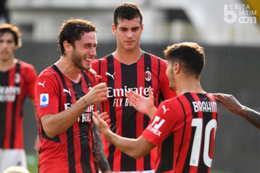 Mengapa Hanya Ac Milan yang Menggunakan Emblem Trofi Liga Champions Eropa di Serie A?
