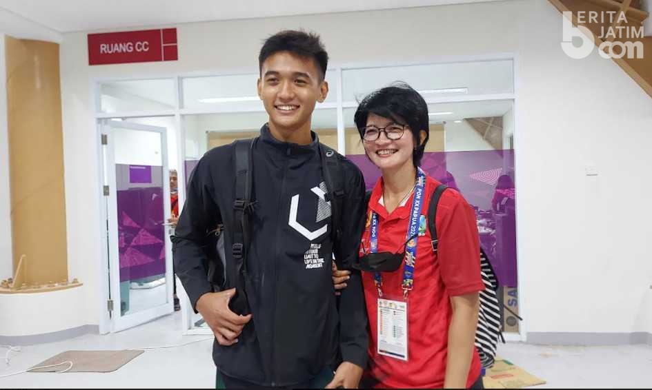 Atlet Voli Jatim Ini Dapat Suport dari Ibu di Lapangan