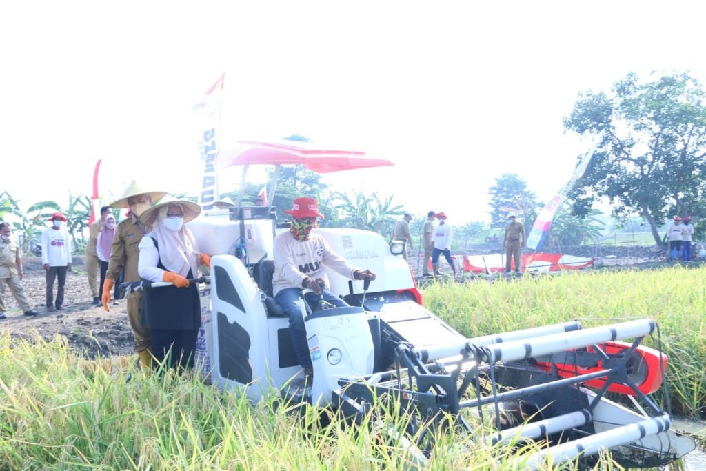 Di Depan Petani, Bupati dan Wabup Gresik Janji Tuntaskan Kali Lamong