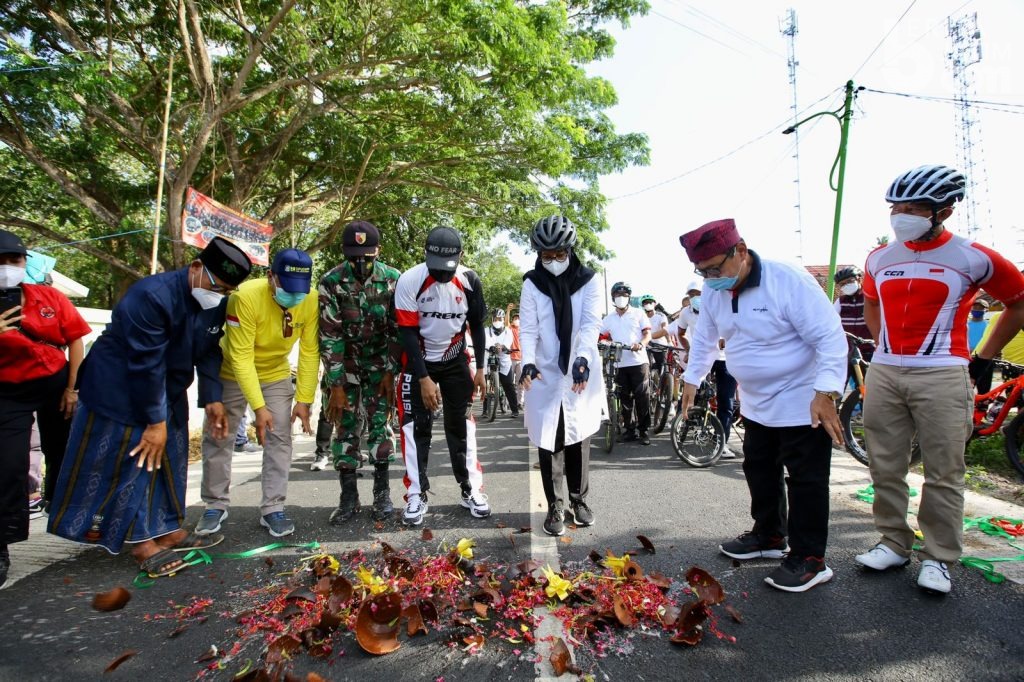 Jalur ke Alas Purwo Banyuwangi Makin Mulus