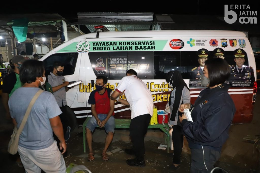 Pedagang Buah Mojosari Mojokerto Jadi Sasaran Vaksin on The Spot