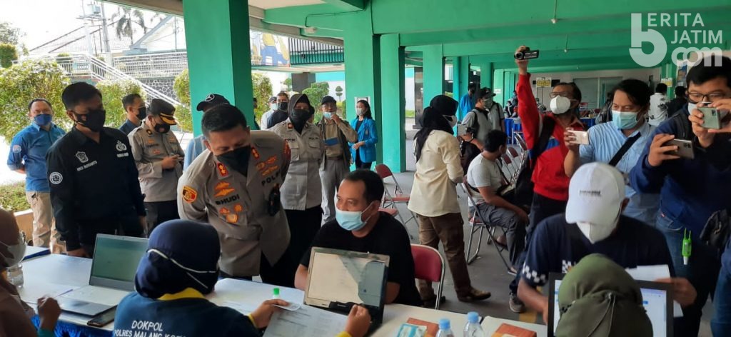 Gandeng Polresta dan Kampus IBU, PWI Malang Raya Gelar Vaksinasi Massal