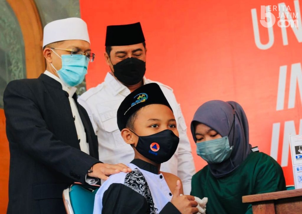 BIN Jatim Gelar Vaksinasi Dosis 2 Bagi Santri Ponpes Modern Al Rifai’e