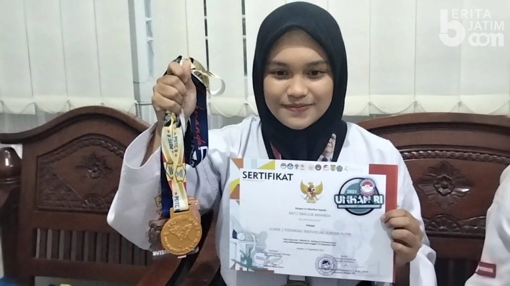 Siswa SMAN 1 Bangsal Mojokerto Raih Juara Taekwondo Nasional