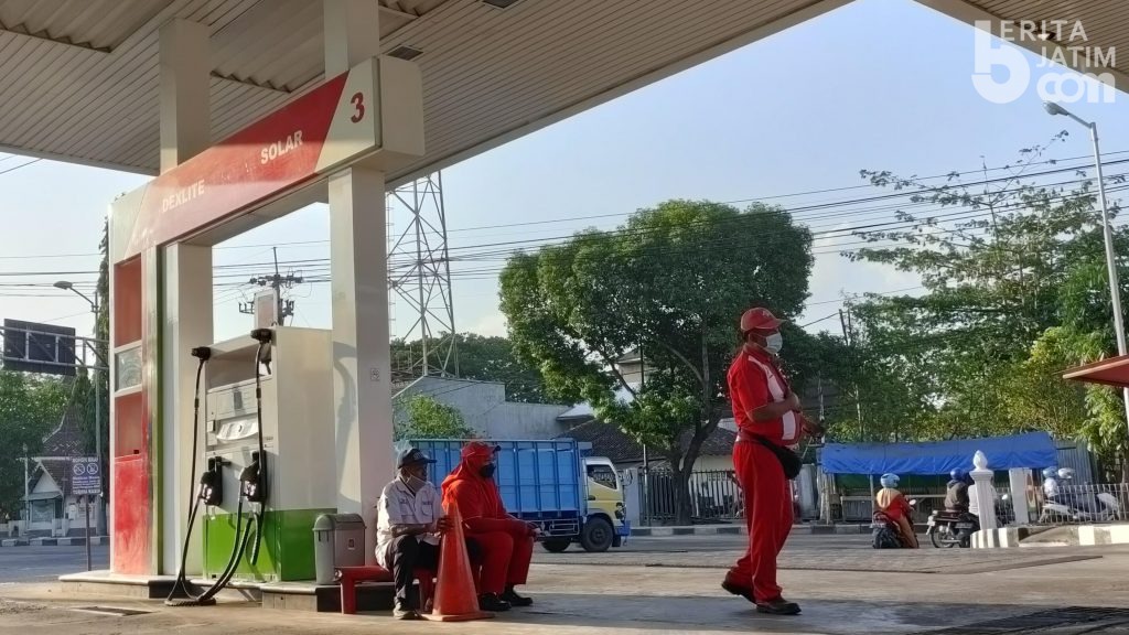 Bahan Bakar Solar di SPBU Bojonegoro Langka