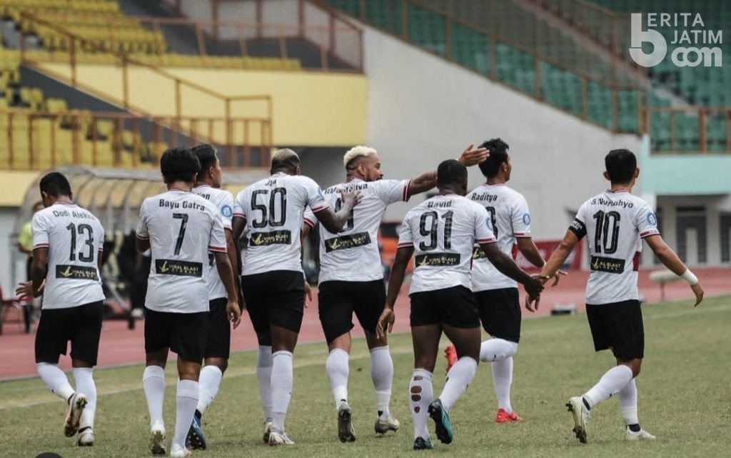 Madura United Antisipasi Serangan Balik Persela
