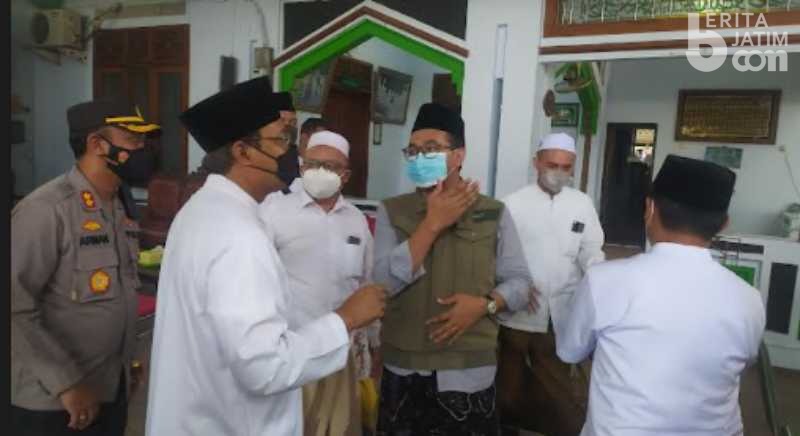 Warga Pasuruan Sumbang Sembako untuk Acara Haul KH Hamid