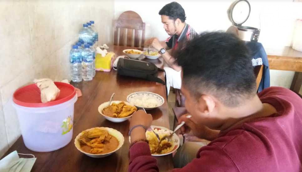 Kare Ayam Kampung Kayun Lamongan, Rasanya Khas dan Nendang