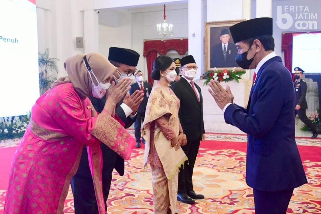 Presiden Saksikan Pengucapan Sumpah Jabatan Ivan Yustiavandana Sebagai Kepala PPATK