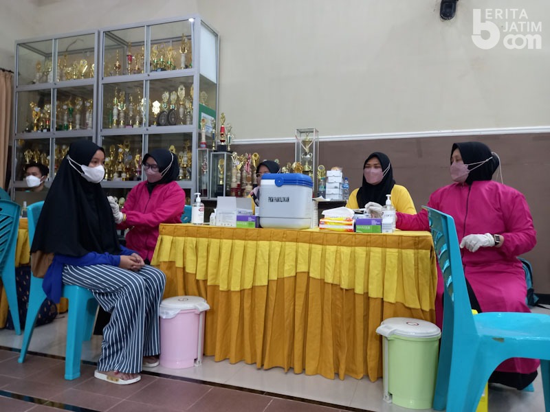 Cara Sumenep Dongkrak Capaian Vaksinasi: Gencarkan di Ponpes, Pelabuhan, dan Wilayah Perbatasan