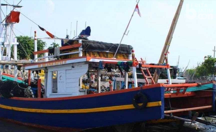 Kapal Nelayan di Pasuruan Meledak, 10 Orang Luka