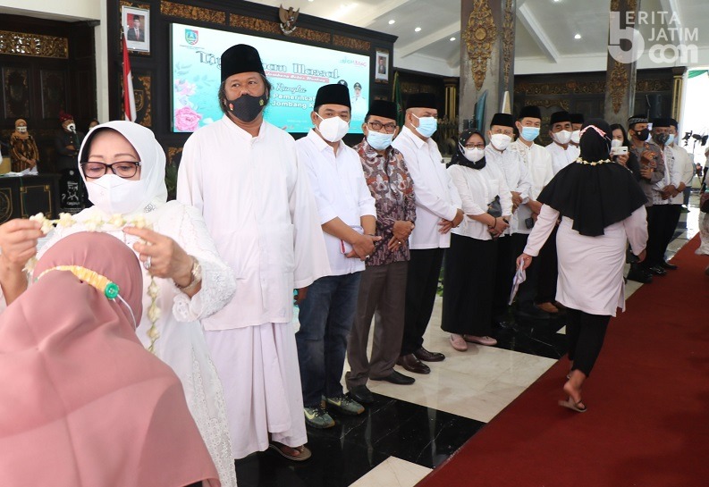 660 Ibu Hamil di Jombang Ikuti ‘Tingkeban’ Massal