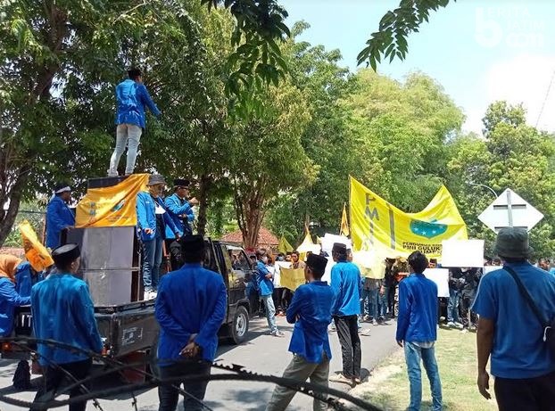 Serapan Garam Rakyat Rendah, PMII Sumenep Demo