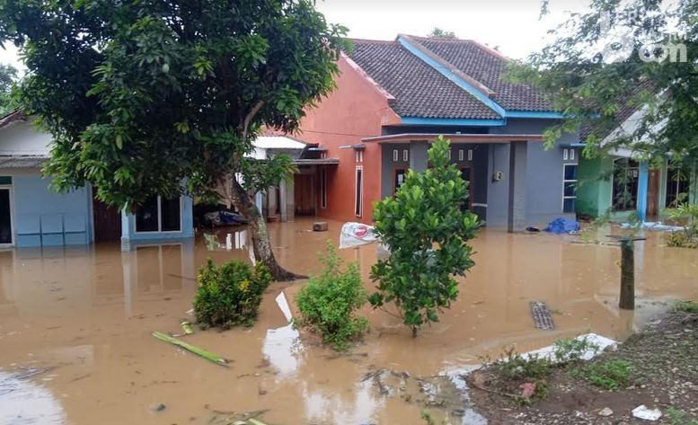 Jember Banjir, Ratusan Warga di Tiga Kecamatan Mengungsi