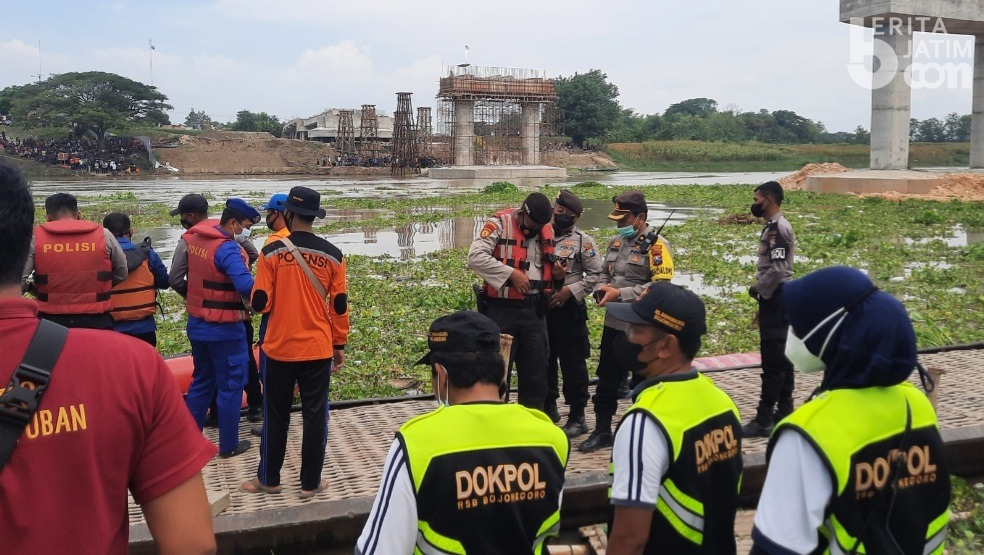 Perahu Tenggelam di Bengawan Solo, Ini Identitas 6 Korban yang Belum Ditemukan