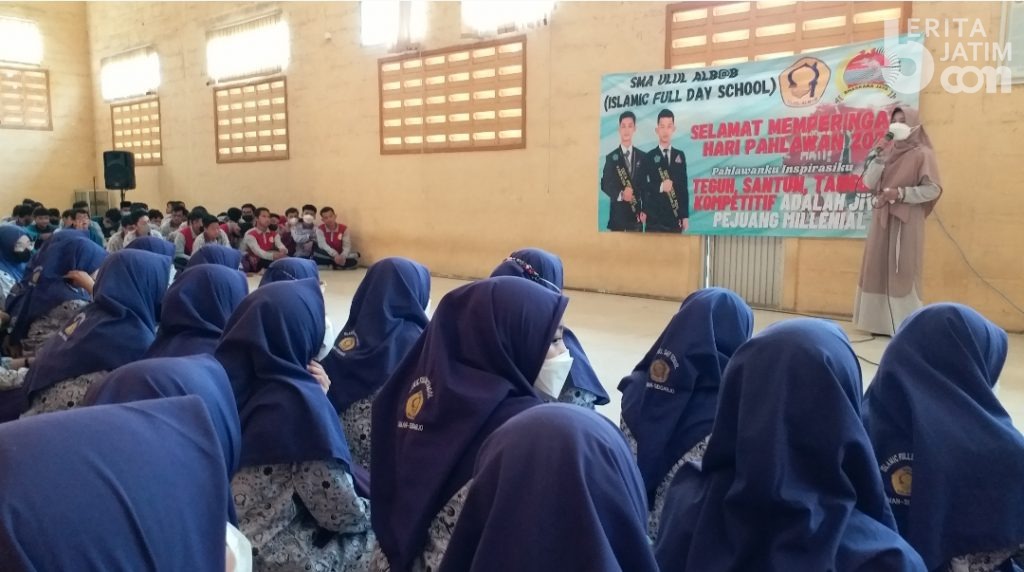 SMA Ulul Alb@b Sidoarjo Gelar Sarasehan Wawasan Kebangsaan