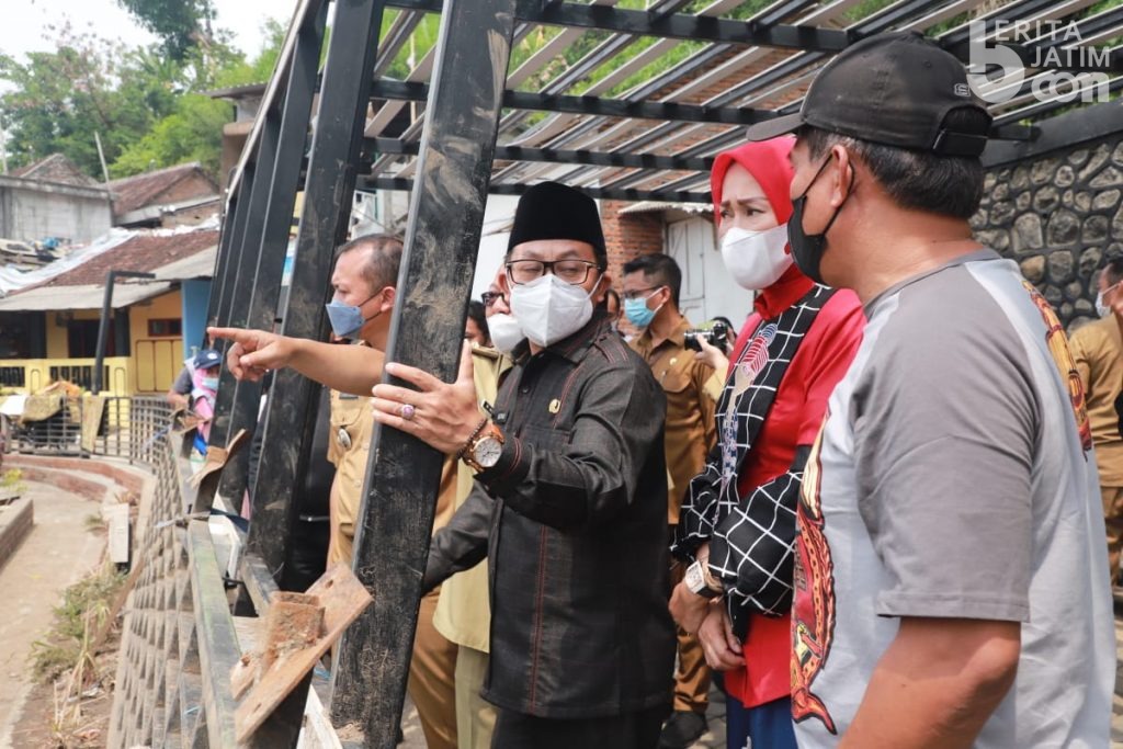 Korban Banjir Bandang Dapat Bantuan dari Pemkot Malang