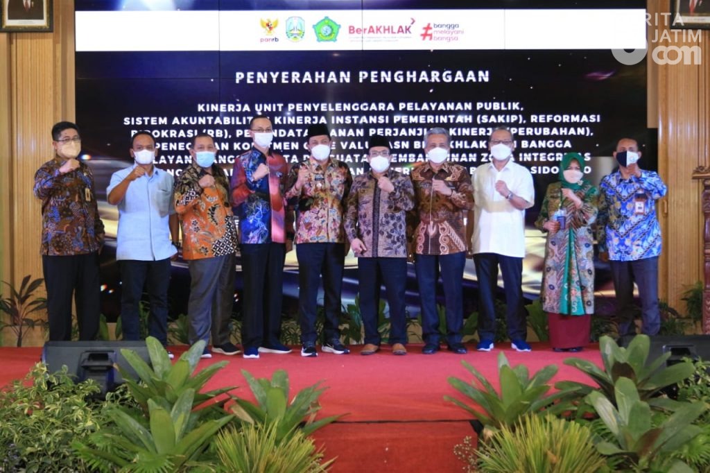 5 OPD Terima Penghargaan SAKIP Pemkab Sidoarjo
