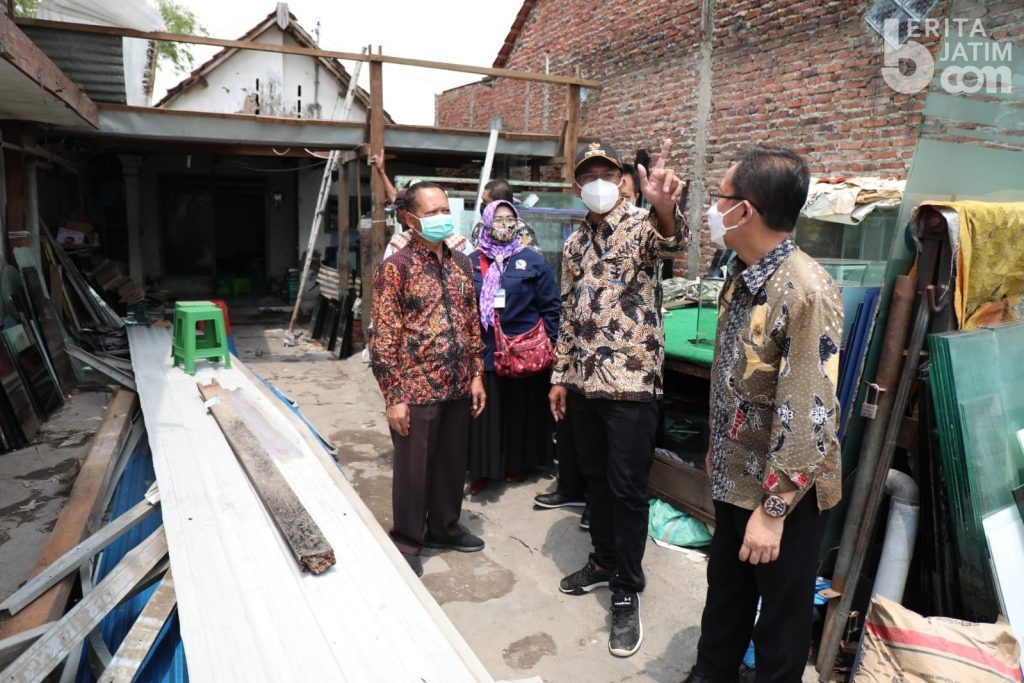 Bupati Sidoarjo Kunjungi Korban Angin Puting Beliung di Candi