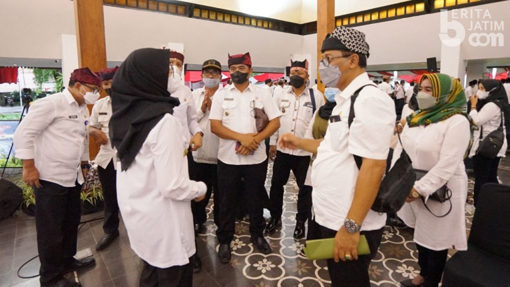 Bersama Ratusan Kades, Bupati Ipuk Pacu Kinerja di Masa Pandemi bupati ipuk