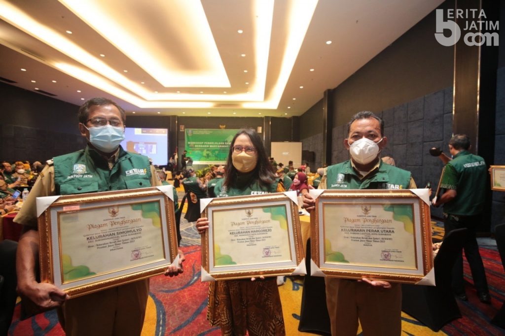 Tiga Kelurahan di Surabaya Terima Penghargaan Kelurahan Bersih dan Lestari dari Pemprov Jatim 2021