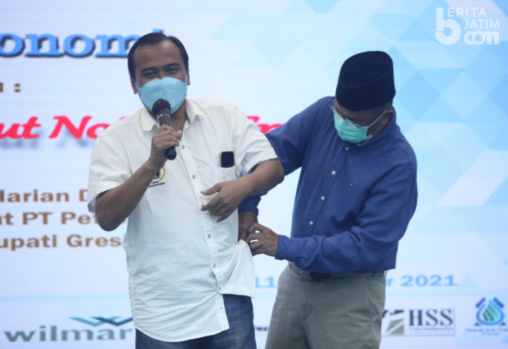 Mantan Meneg BUMN Dahlan Iskan Berbagai Tips di Pelantikan PWI Gresik