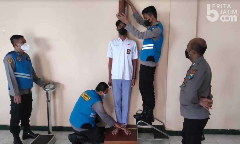 Sasar Suku Tengger, Polres Probolinggo Sosialisasi Penerimaan Anggota Polri