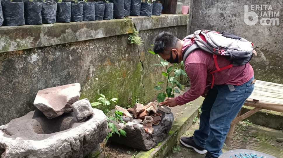 Gali Tanah Uruk, Warga Gurah Kediri Temukan Benda Diduga Peninggalan Majapahit
