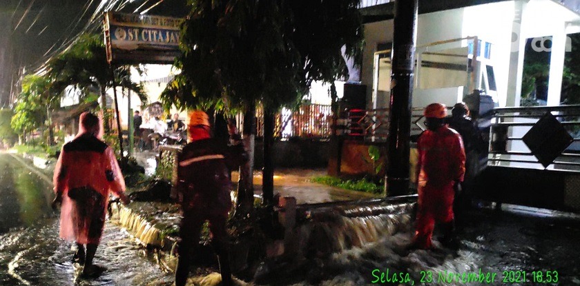 Jalan Sukowati Magetan Jadi Langganan Banjir