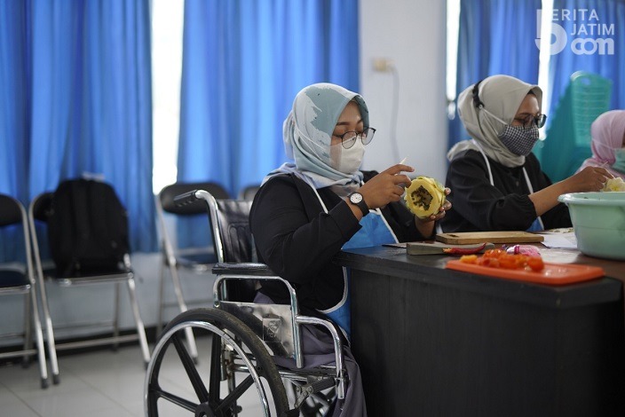 Bupati Kediri Beri Keterampilan untuk Kemandirian Penyandang Disabiltas