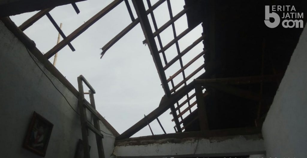 20 Rumah di Jombang Rusak Diterjang Angin Puting Beliung