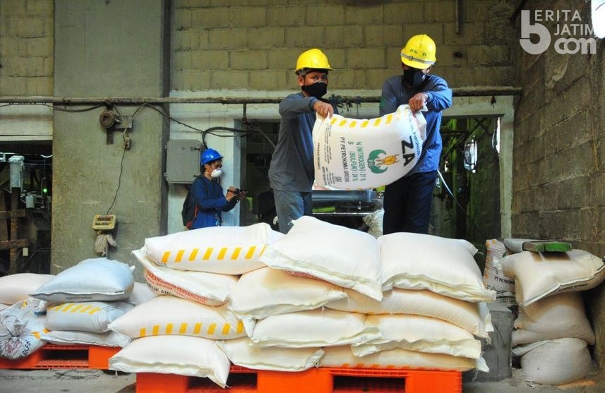 Stok Pupuk Subsidi di Sampang Capai 1.194 Ton